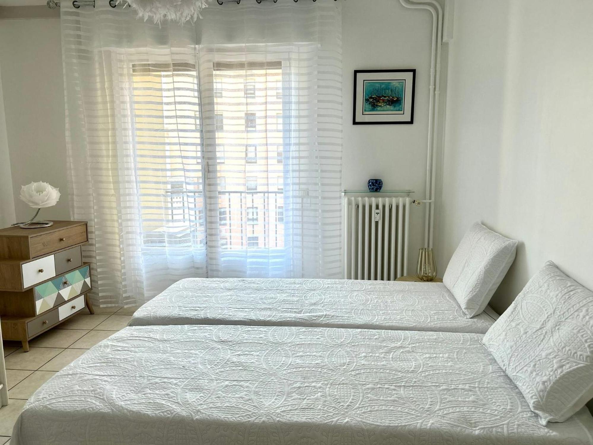 Le Catalogne 3 Apartment *